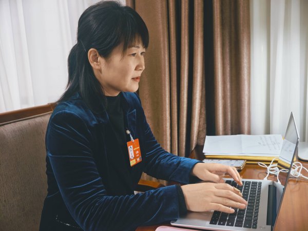 两会现场速递|井下三尺，也是江山一隅