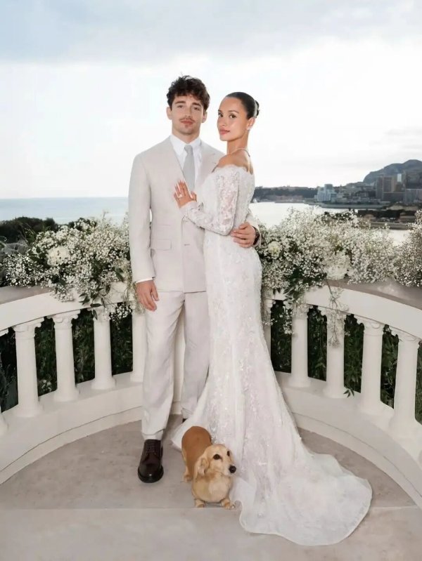 “第一美男”大婚极尽奢华，身世却让人唏嘘