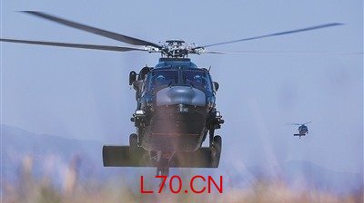 陆军某旅组织飞行训练
