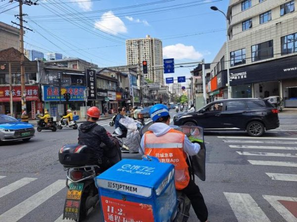中央给外卖平台算法上“紧箍咒” 新规引发热议